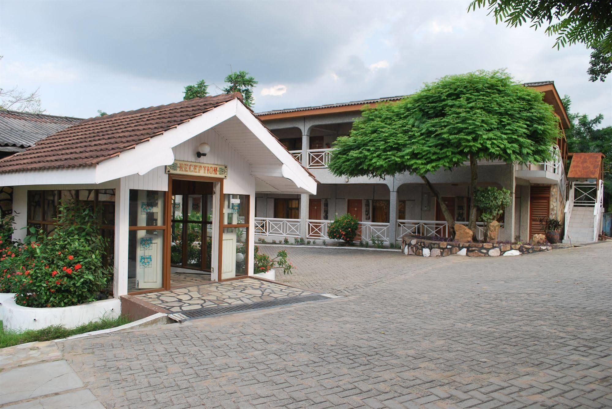 Akosombo Continental Hotel Ngoại thất bức ảnh