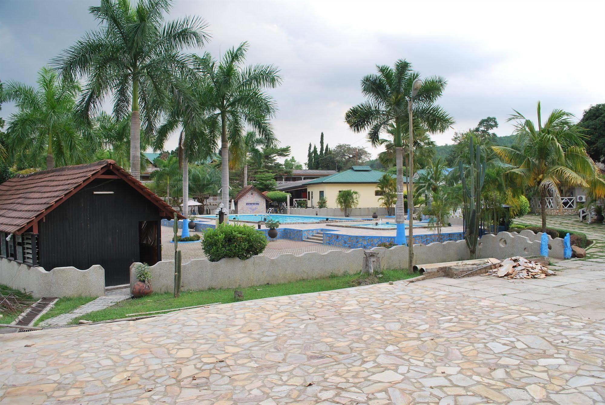 Akosombo Continental Hotel Ngoại thất bức ảnh