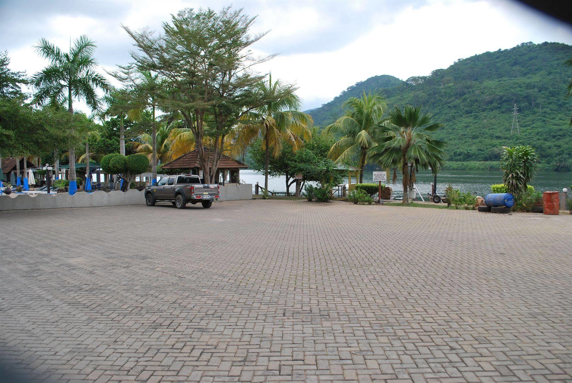 Akosombo Continental Hotel Ngoại thất bức ảnh