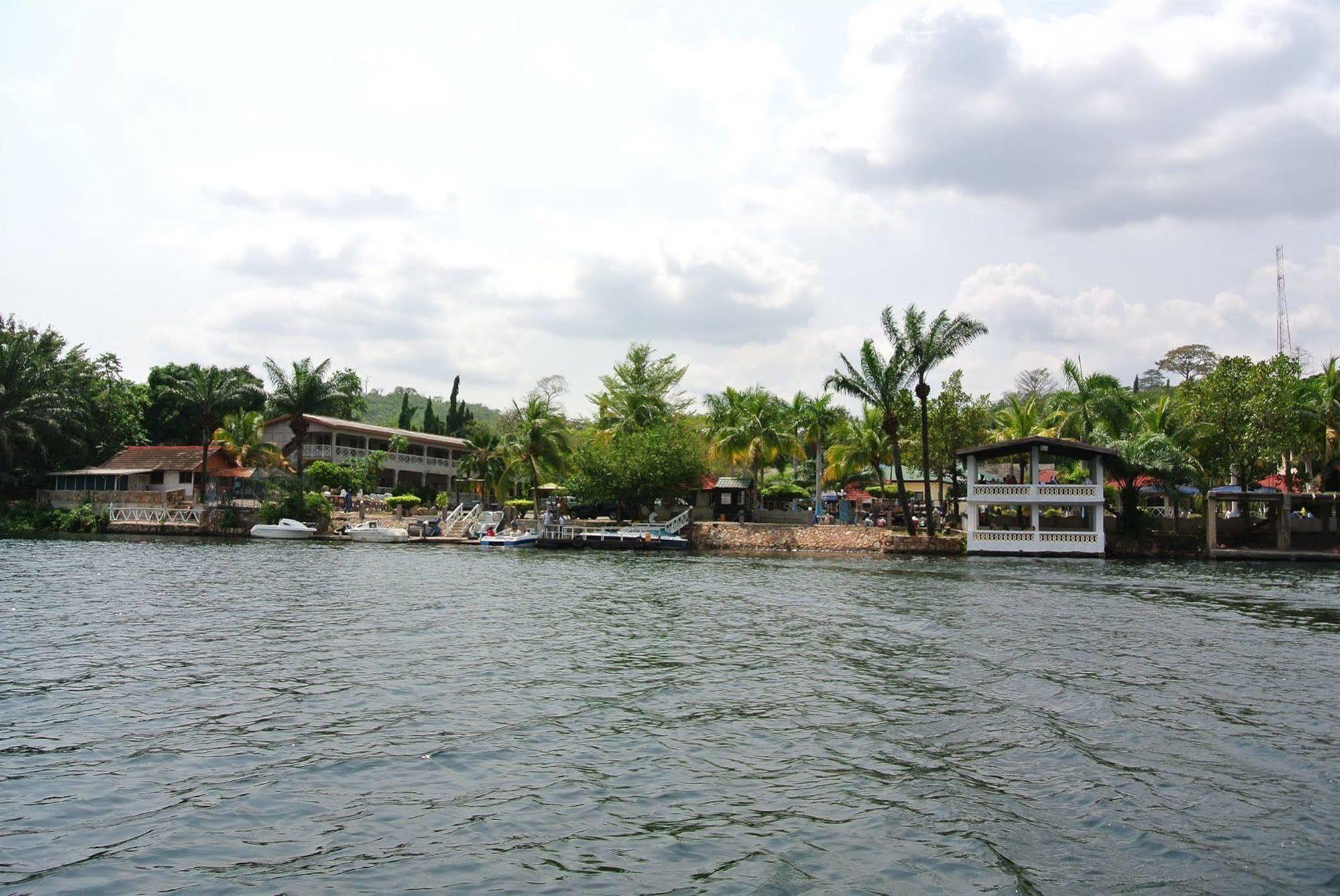 Akosombo Continental Hotel Ngoại thất bức ảnh