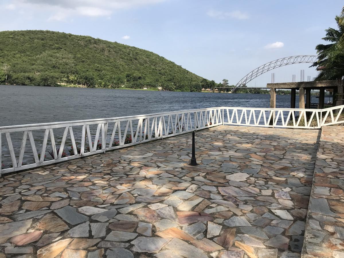 Akosombo Continental Hotel Ngoại thất bức ảnh