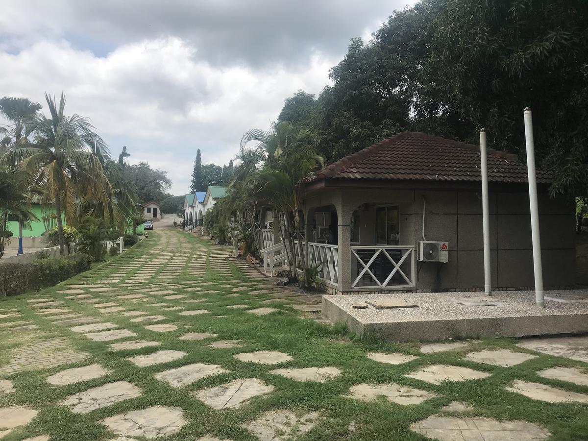 Akosombo Continental Hotel Ngoại thất bức ảnh